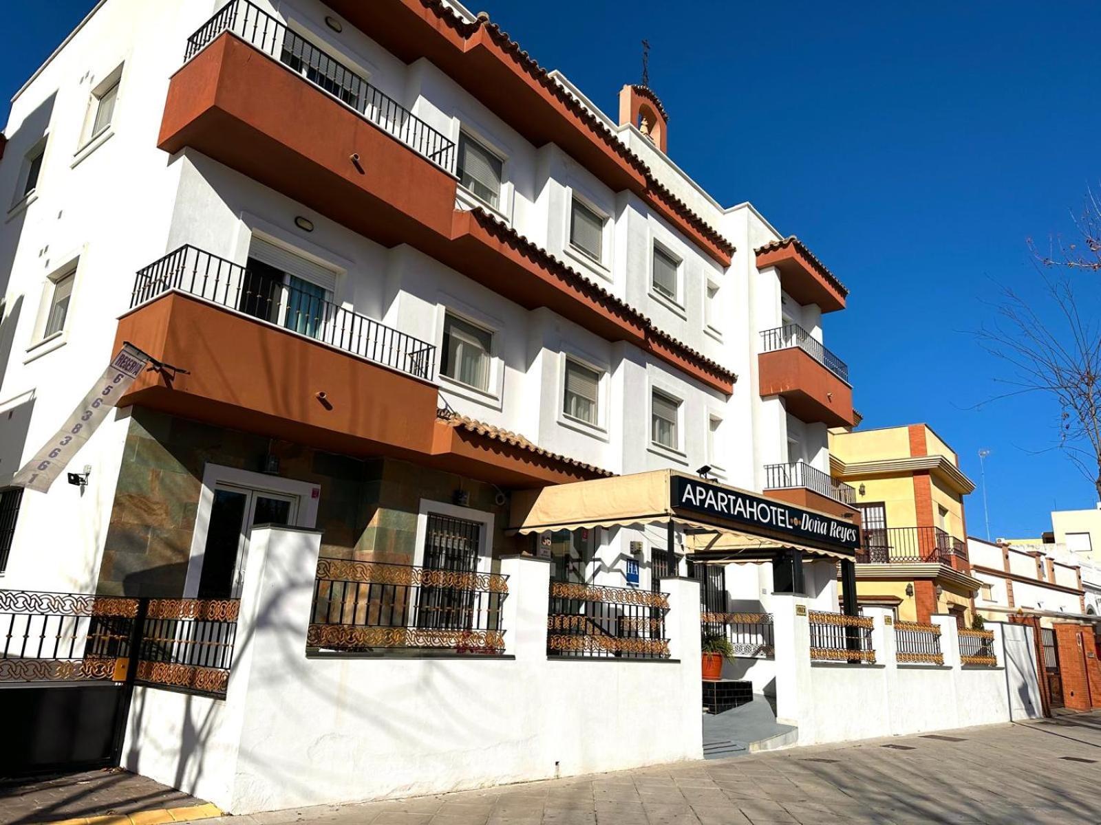 Apartahotel Dona Reyes Chipiona Eksteriør billede